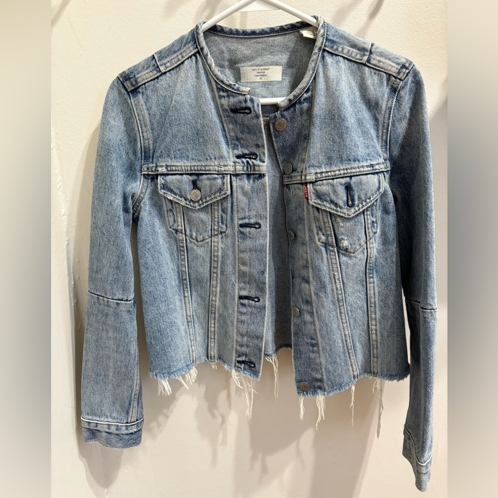 Levi’s Cropped Denim Jacket